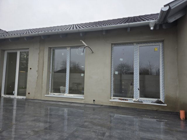 Eladó sorház, Kiskunlacházán 65.25 M Ft, 4 szobás