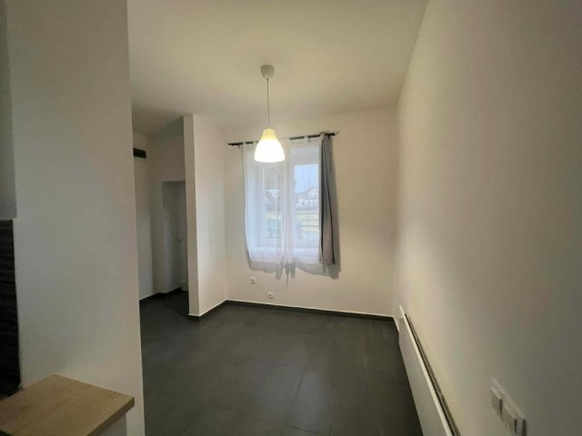 Eladó téglalakás, Veszprémben 44 M Ft, 1 szobás