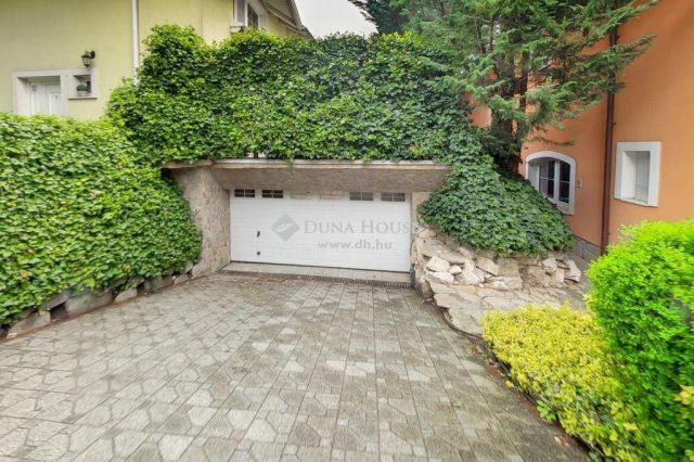 Eladó családi ház, Budapesten, II. kerületben 759.9 M Ft