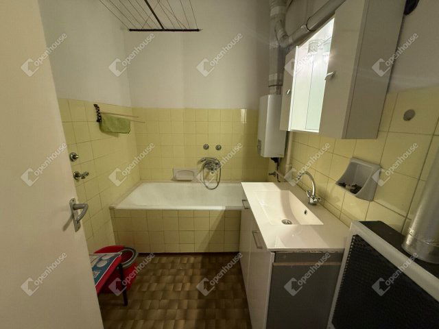 Eladó téglalakás, Zalaegerszegen 32.9 M Ft, 2 szobás