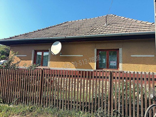 Eladó családi ház, Kisecseten 12.9 M Ft, 2 szobás