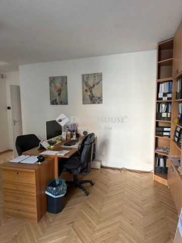 Eladó téglalakás, Zalaegerszegen 45 M Ft, 4 szobás