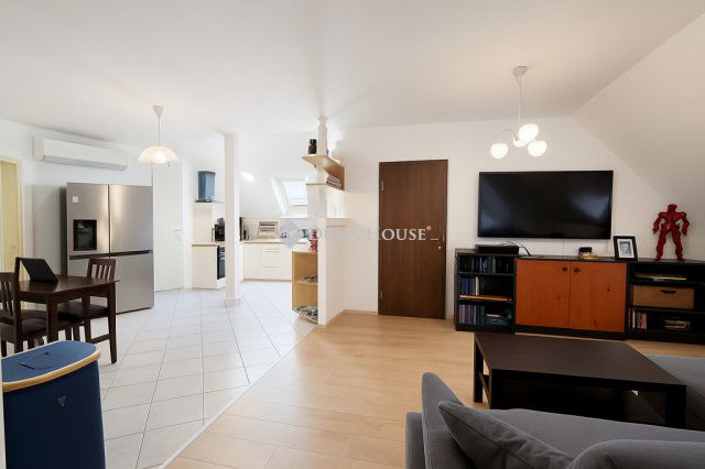 Eladó téglalakás, Budapesten, XVIII. kerületben 87.5 M Ft