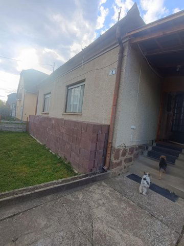 Eladó családi ház, Pécsett, Víg utcában 78.9 M Ft, 5+2 szobás