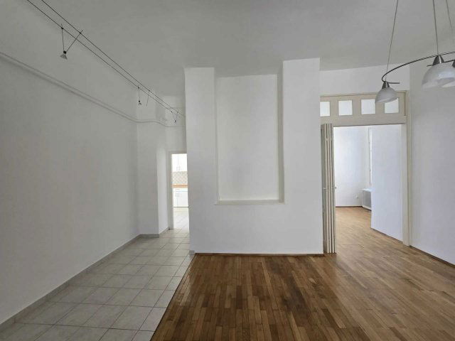 Eladó téglalakás, XII. kerületben, Hajnóczy József utcában