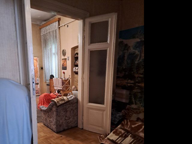 Eladó téglalakás, Budapesten, VI. kerületben, Paulay Ede utcában