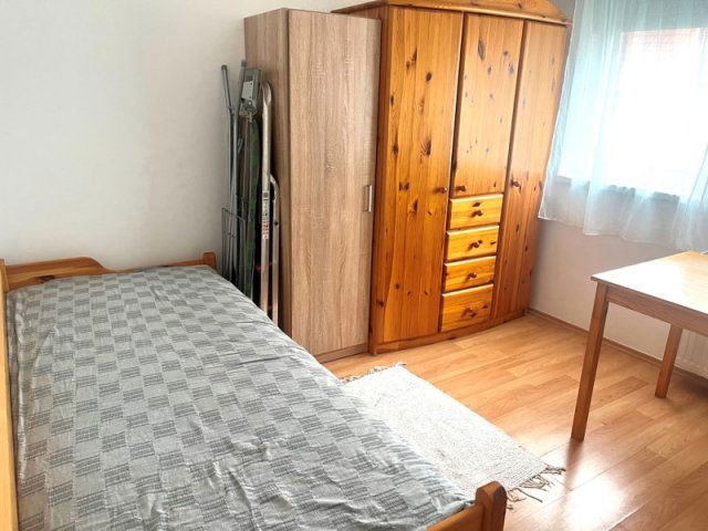 Kiadó téglalakás, albérlet, Pécsett 220 E Ft / hó, 2+1 szobás