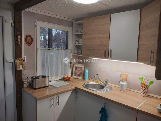 Eladó nyaraló, Ráckevén 36.5 M Ft, 3 szobás