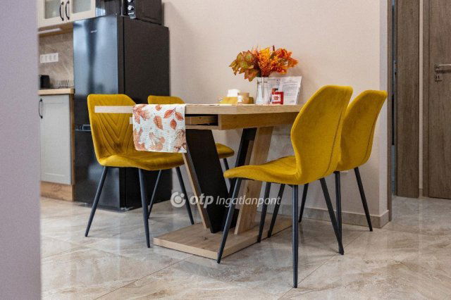 Eladó ikerház, Balatonvilágoson 120 M Ft, 2+1 szobás