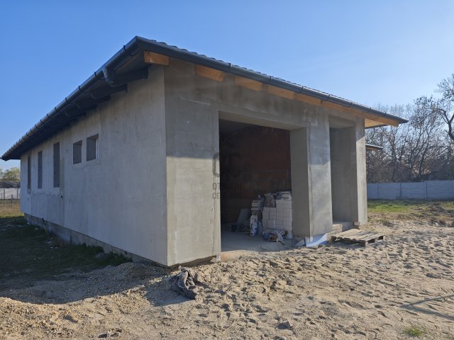 Eladó családi ház, Ráckevén 89.9 M Ft, 5 szobás