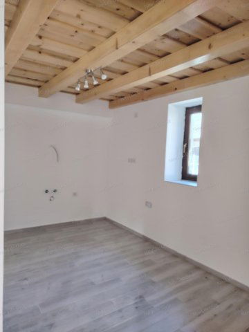 Eladó családi ház, Csepregen 44 M Ft, 4 szobás