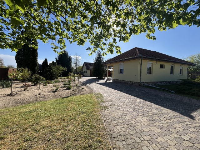 Eladó családi ház, Albertirsán 139.9 M Ft, 2 szobás