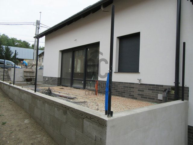 Eladó ikerház, Százhalombattán 115 M Ft, 5 szobás