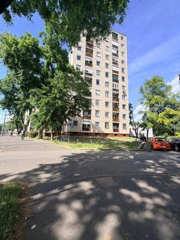 Eladó panellakás, Debrecenben 54 M Ft, 1+2 szobás