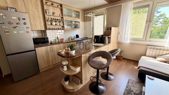 Eladó panellakás, Budapesten, III. kerületben 99.99 M Ft