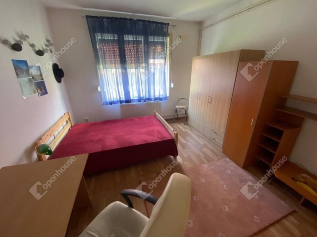 Kiadó téglalakás, albérlet, Szegeden 160 E Ft / hó, 3 szobás