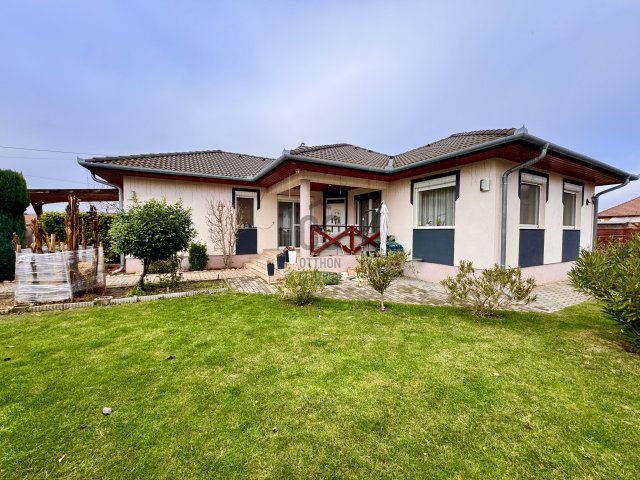 Eladó családi ház, Győrzámolyon 135 M Ft, 5 szobás