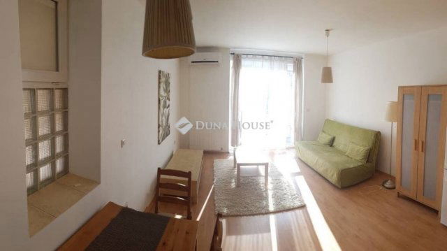 Eladó téglalakás, Budapesten, IV. kerületben 61.9 M Ft, 1 szobás