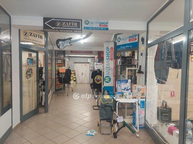 Eladó üzlethelyiség, Veszprémben 36.5 M Ft, 1 szobás