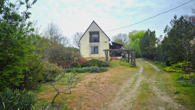 Eladó családi ház, Baján 33.499 M Ft, 4 szobás