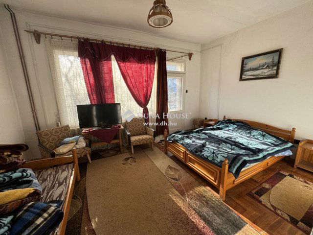 Eladó családi ház, Pilisszentlászlón 220 M Ft, 12+1 szobás