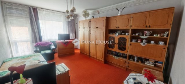 Eladó panellakás, Zalaegerszegen 33 M Ft, 2 szobás