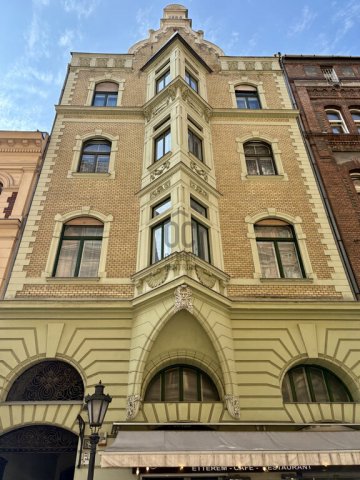Eladó téglalakás, Budapesten, V. kerületben 180 M Ft, 3 szobás