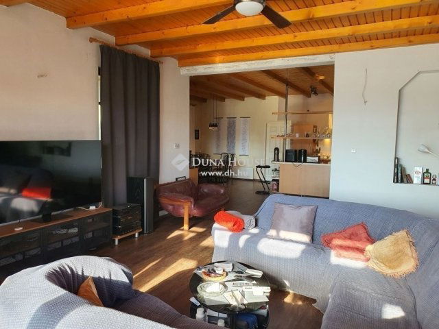 Eladó családi ház, Nagykovácsiban 225 M Ft, 5 szobás