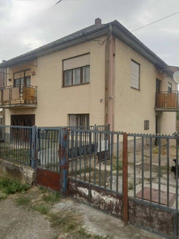 Eladó családi ház, Zagyvaszántón 44.9 M Ft, 4 szobás