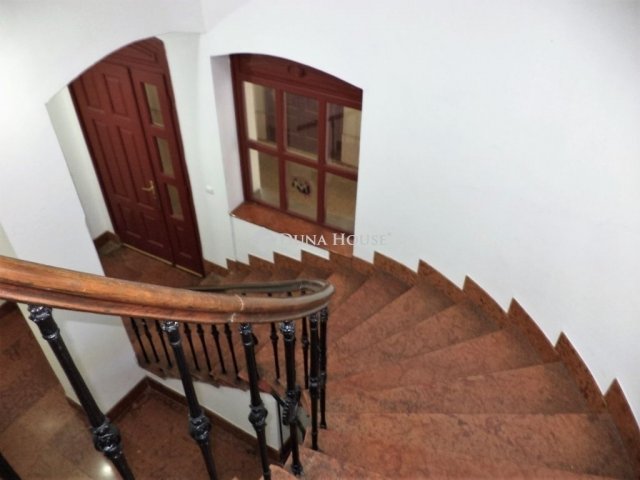 Eladó téglalakás, Székesfehérvárott 128.7 M Ft, 4 szobás