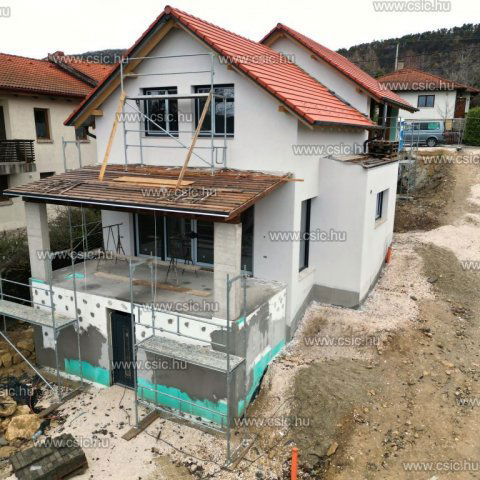 Eladó családi ház, Ürömön 239.9 M Ft, 4 szobás