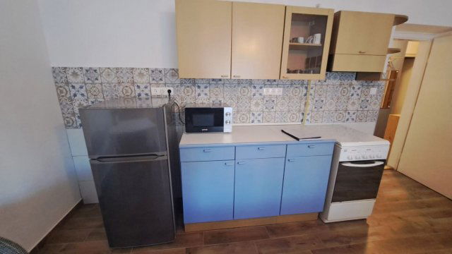 Kiadó téglalakás, albérlet, Debrecenben 250 E Ft / hó, 3 szobás
