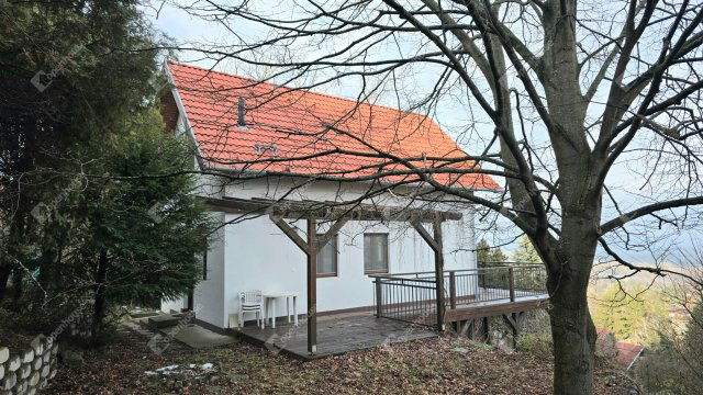 Eladó családi ház, Leányfaluban 120 M Ft, 3 szobás