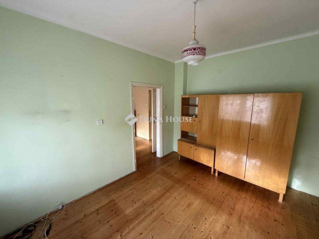 Eladó családi ház, Mosonmagyaróváron 43.5 M Ft, 2 szobás