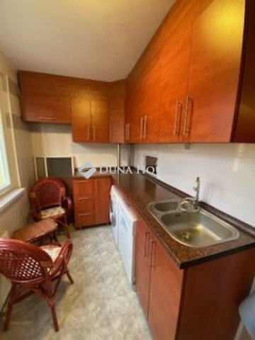 Eladó panellakás, Szegeden, Csorba utcában 72 M Ft, 1 szobás