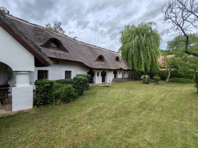 Eladó családi ház, Szentbékkállán 215 M Ft, 6 szobás