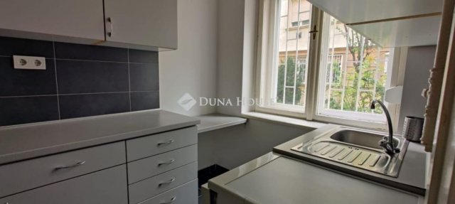 Eladó téglalakás, Budapesten, VII. kerületben 69.999 M Ft