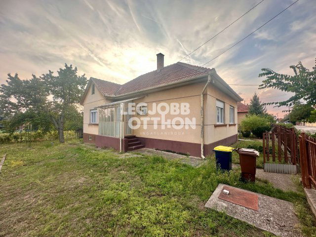 Eladó családi ház, Ceglédbercelen 40 M Ft, 2 szobás