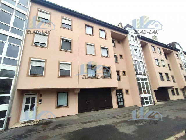 Eladó téglalakás, Szombathelyen 69.9 M Ft, 5+2 szobás