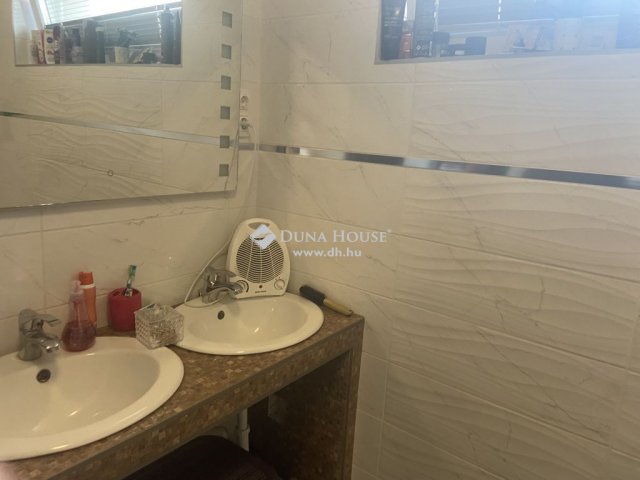 Eladó családi ház, Érden 133.7 M Ft, 4 szobás