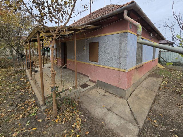 Eladó családi ház, Felsőpakonyban, Kun utcában 49.9 M Ft