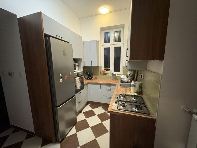 Kiadó téglalakás, albérlet, VII. kerületben, Almássy téren