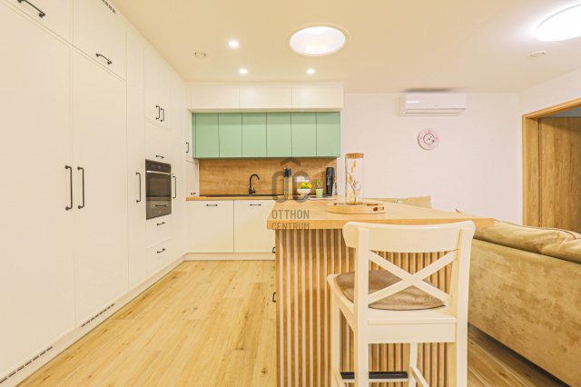 Eladó családi ház, Fertőszéplakon 118.9 M Ft, 5 szobás