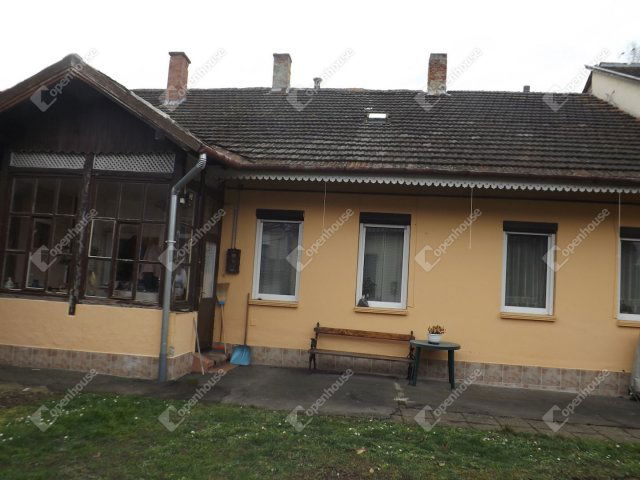 Eladó téglalakás, Nagykanizsán 17.9 M Ft, 2 szobás