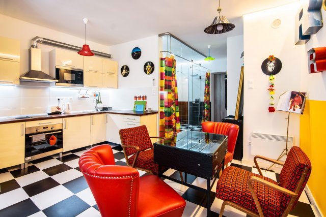 Kiadó téglalakás, albérlet, VI. kerületben, Nagymező utcában