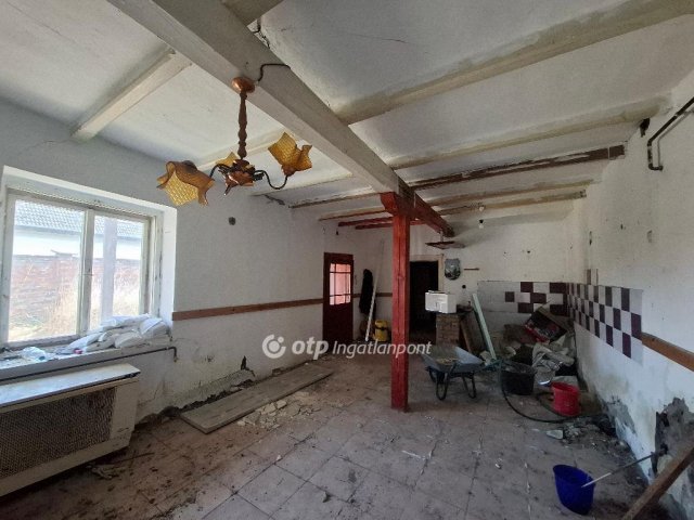 Eladó családi ház, Mezőszemerén 5 M Ft, 1 szobás