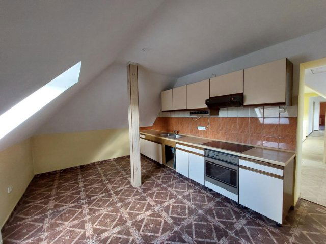 Eladó családi ház, Egerben 84.9 M Ft, 6 szobás