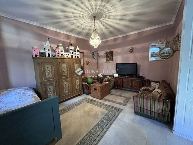 Eladó családi ház, Bátaszéken 24.99 M Ft, 4 szobás
