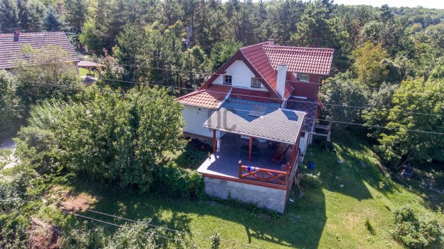 Eladó nyaraló, Biatorbágyon 99.9 M Ft, 4 szobás