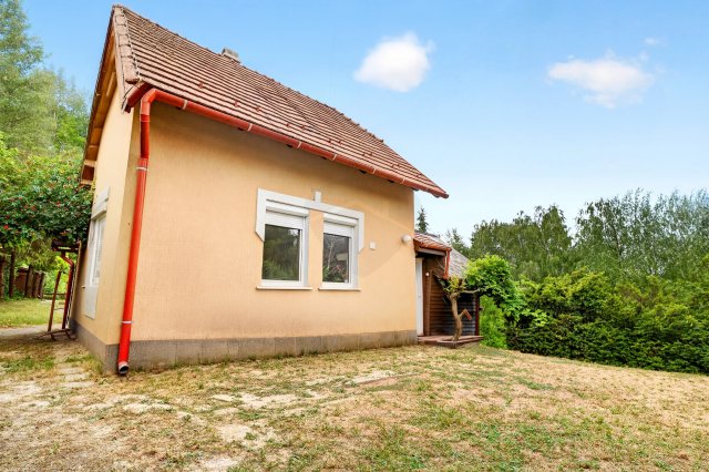 Eladó családi ház, Tatabányán 53 M Ft, 3 szobás